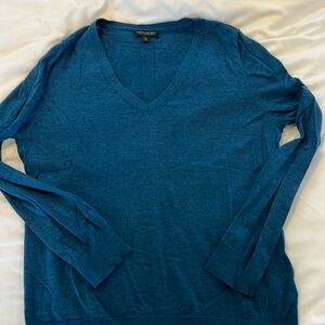 Banana Republic 100% Merino Wool Sweater V-Neck Sweater XL. Blue aqua